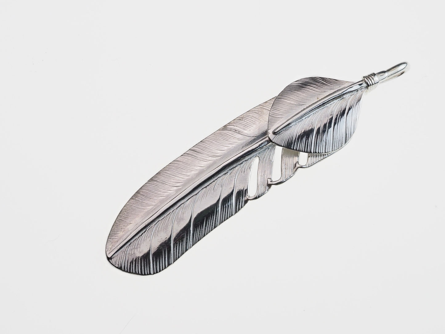 P-043 feather L (R)+Heart feather