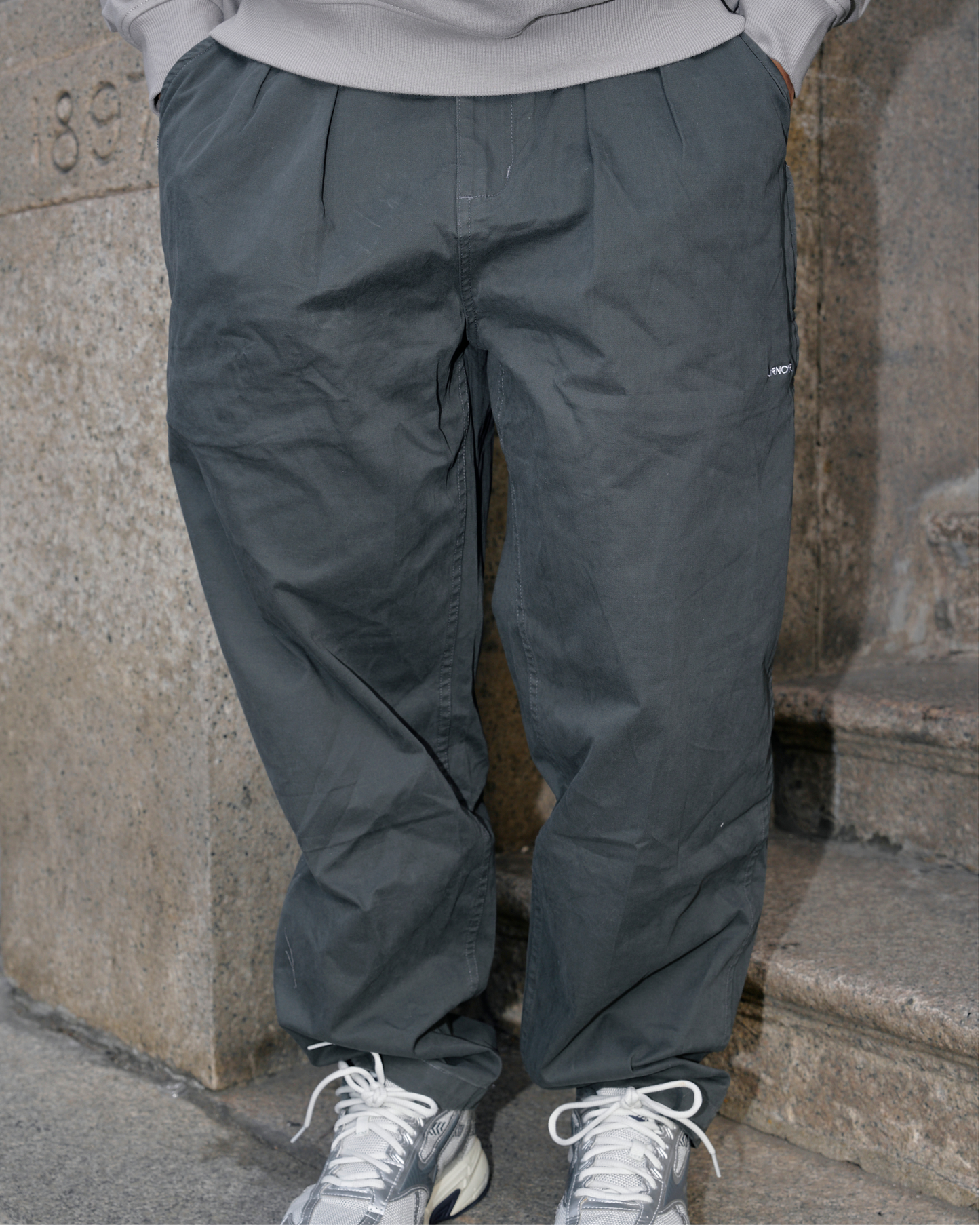 TURNOVER STIFF LONG PANTS