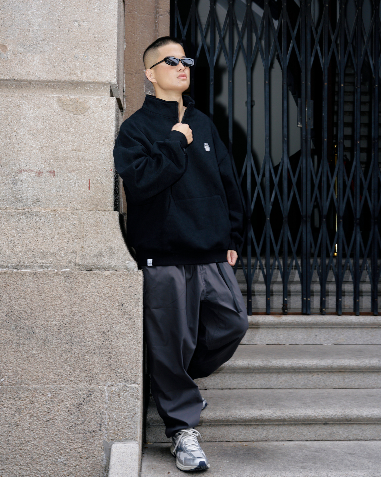TURNOVER HALF-ZIP SWEATSHIRT