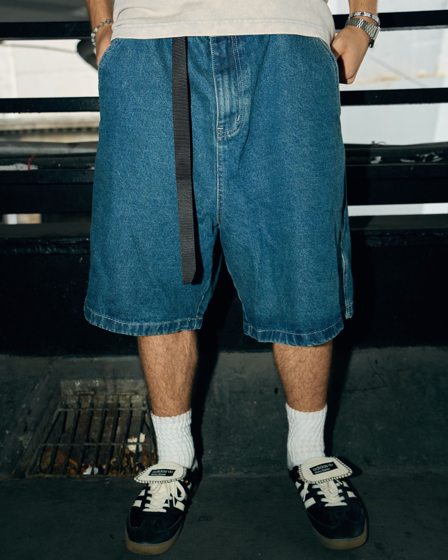 TURNOVER DENIM SHORTS