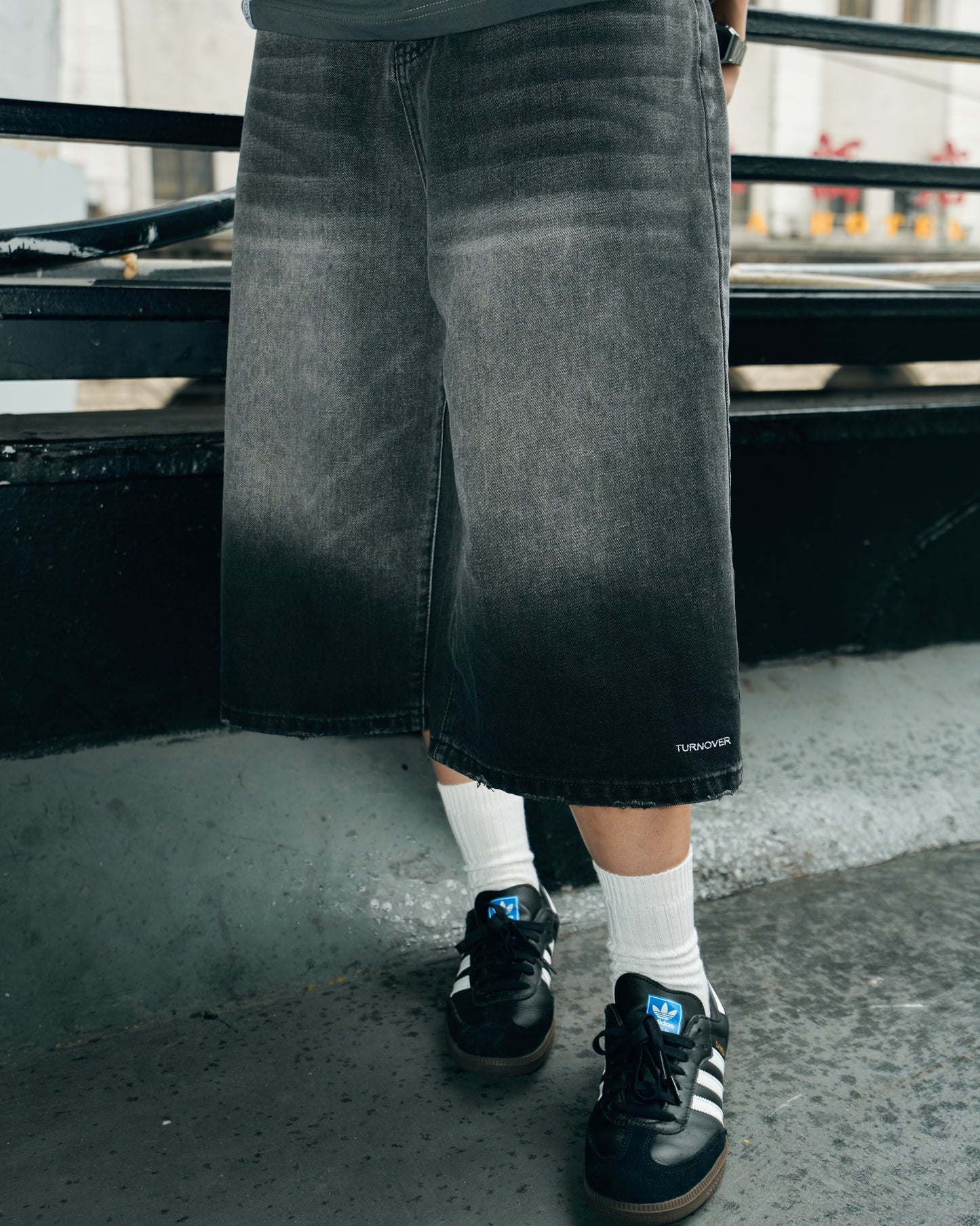 Turnover Cropped Jeans