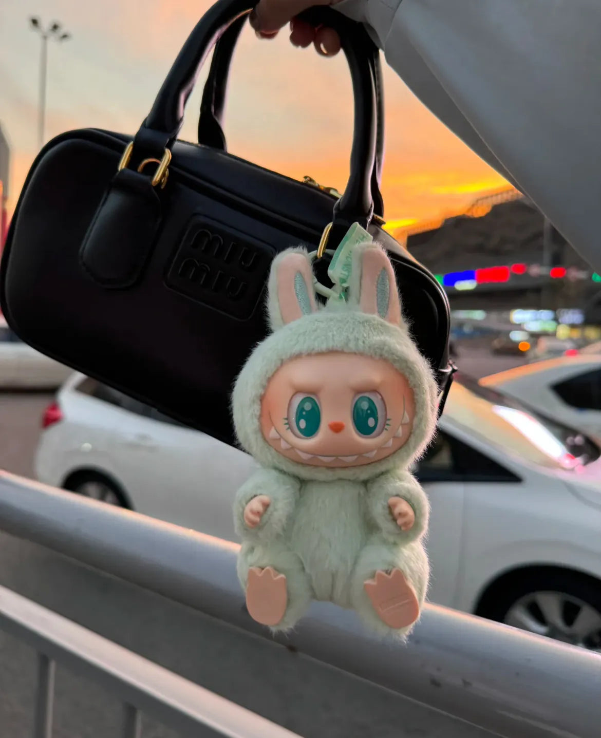 POP MART Labubu 坐坐派對系列盲盒 單入/整套