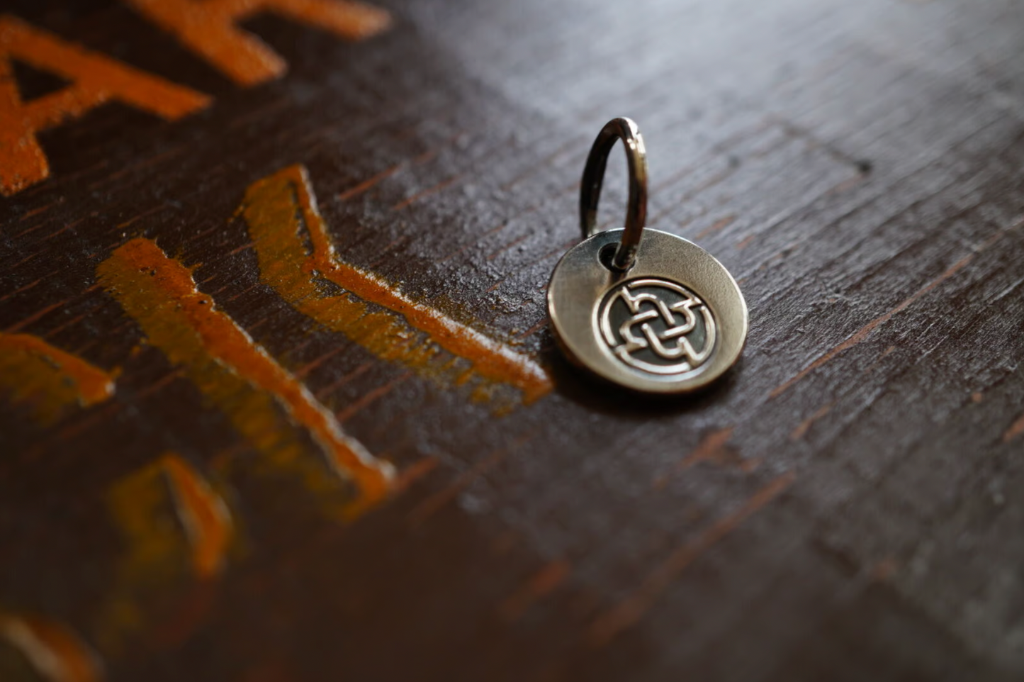 Hemlock plain logo metal