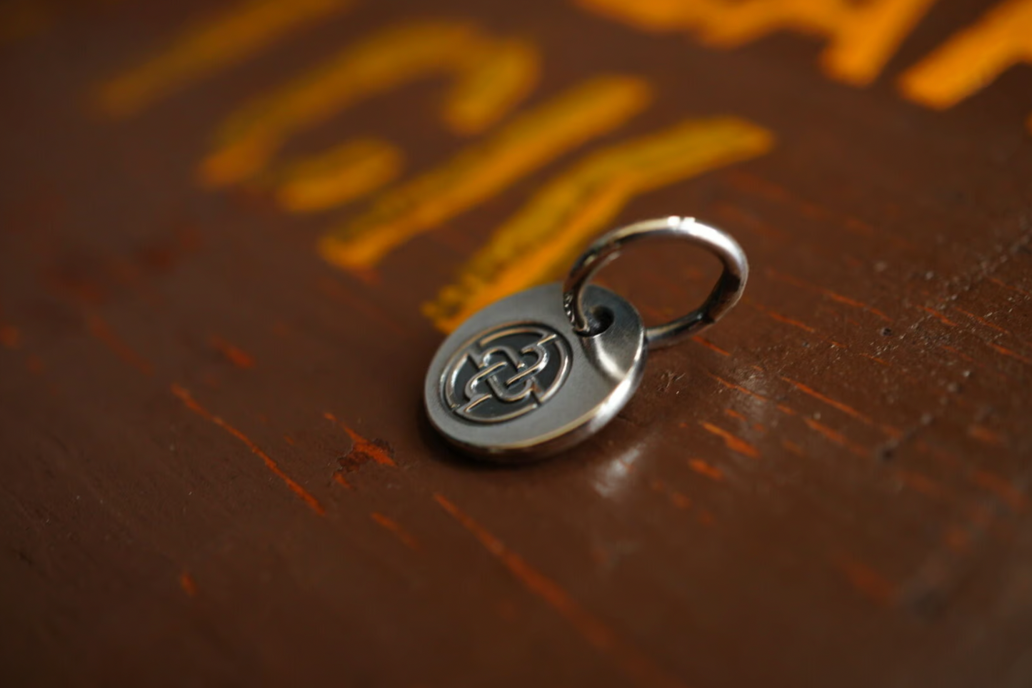 Hemlock plain logo metal
