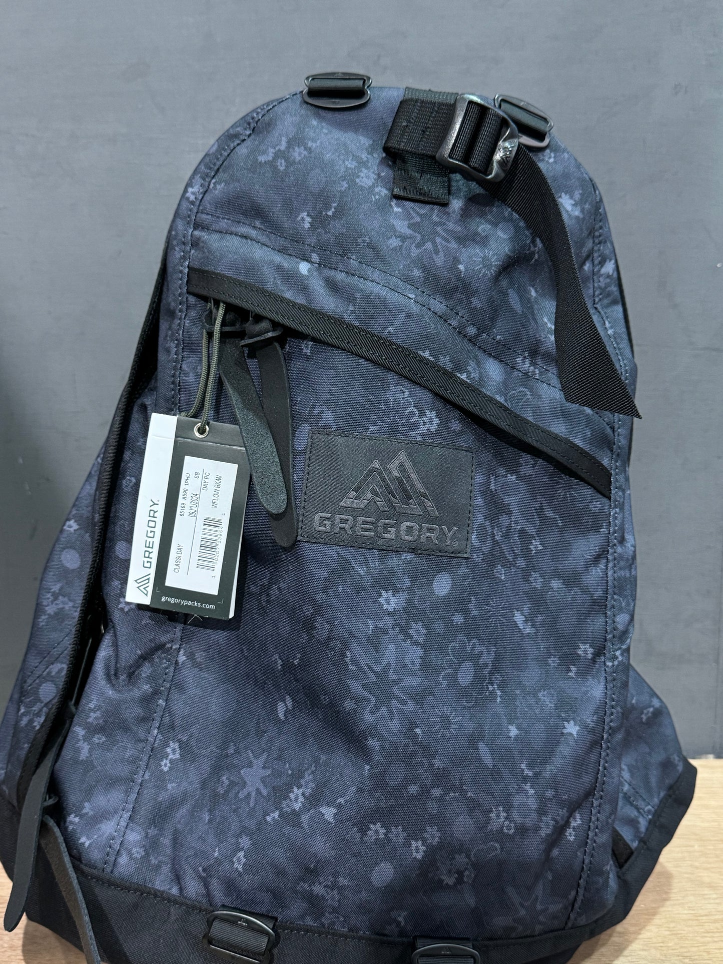 Gregory Day WILDFLOWER BLACK/WHITE 26L(現貨)