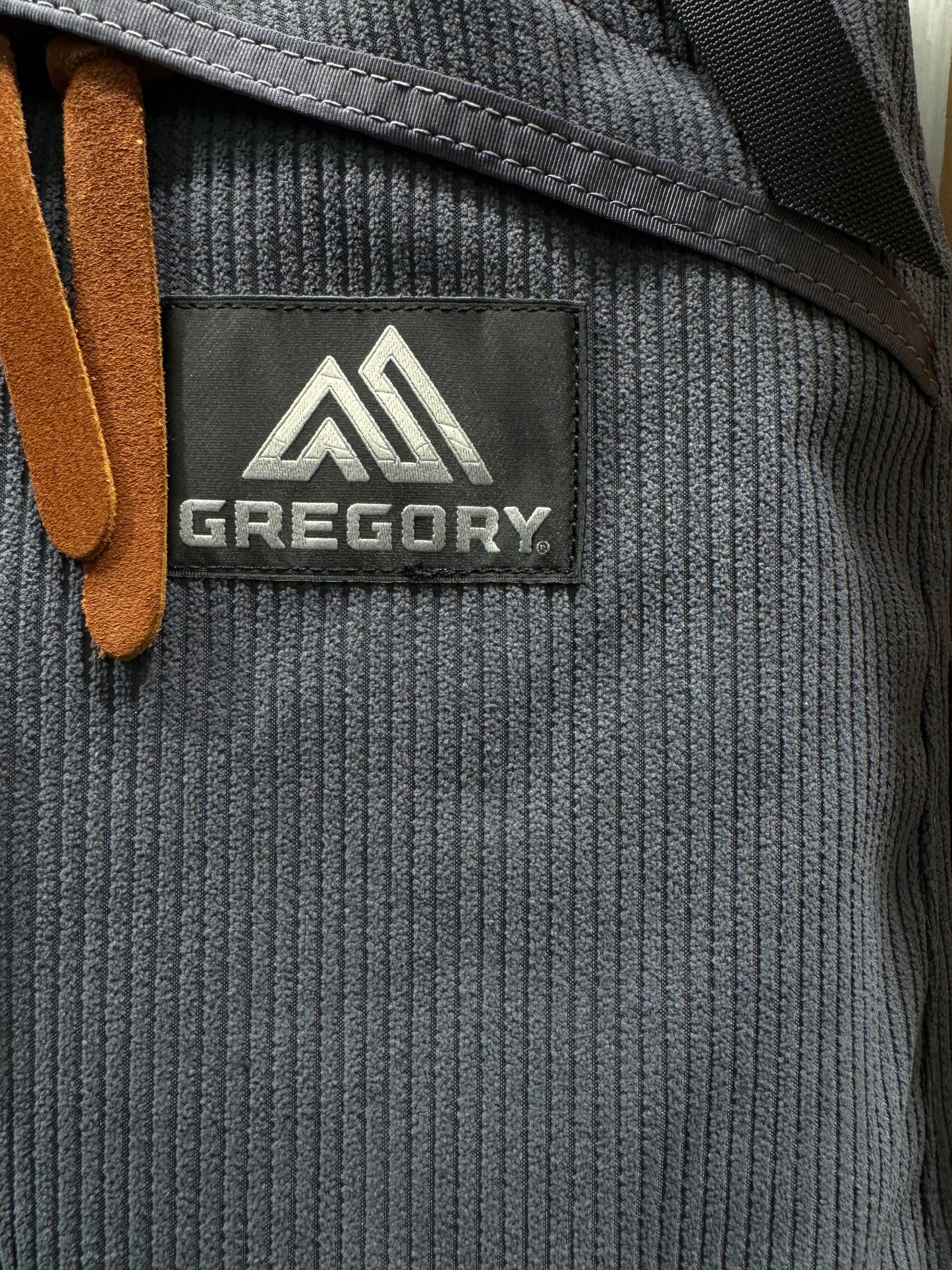 Gregory Day 燈芯絨 26L / 深色木炭 (現貨)