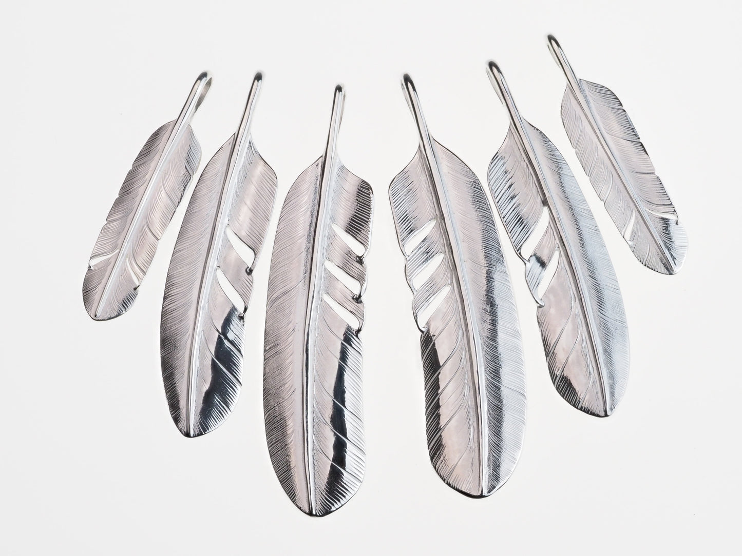 P-042 feather L (L)