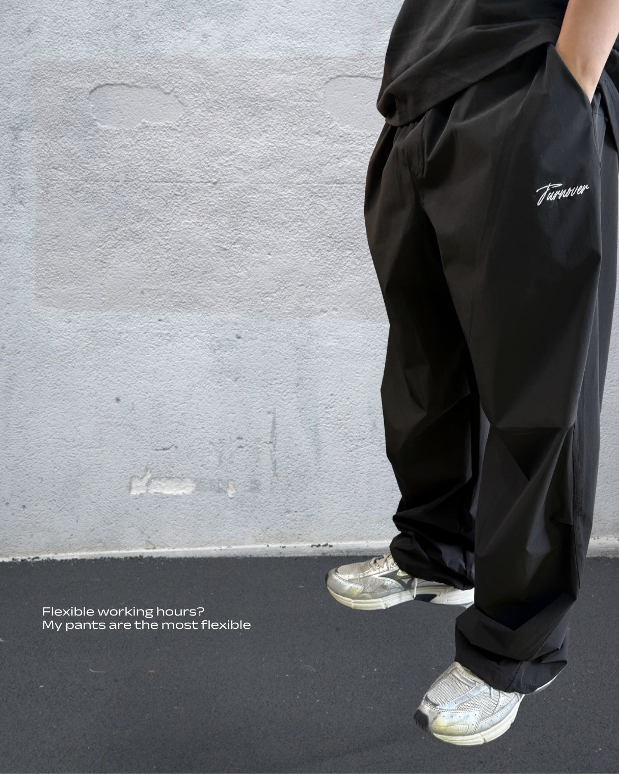 TURNOVER 2025SS Rogue Pleats Parachute Pants
“25SS-LS14 褶學散兵褲”
