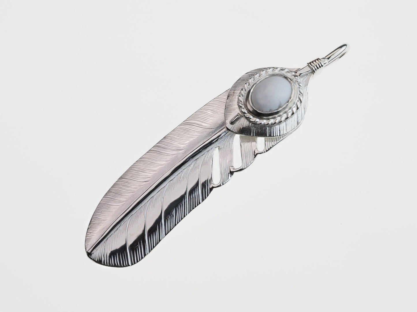 P-047 feather L (R)+Heart feather+silver rope ( White Howlite)