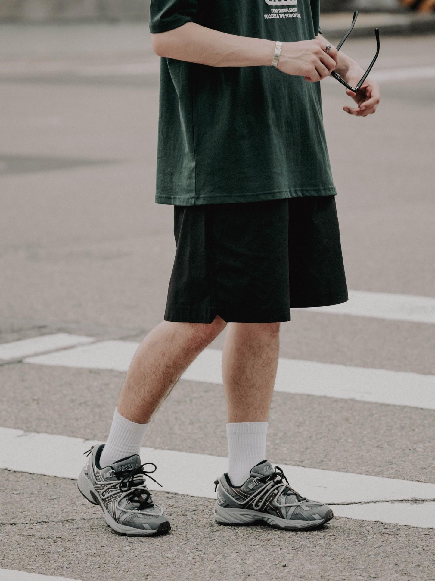 【QUEST】HIDDEN POCKET SHORTS