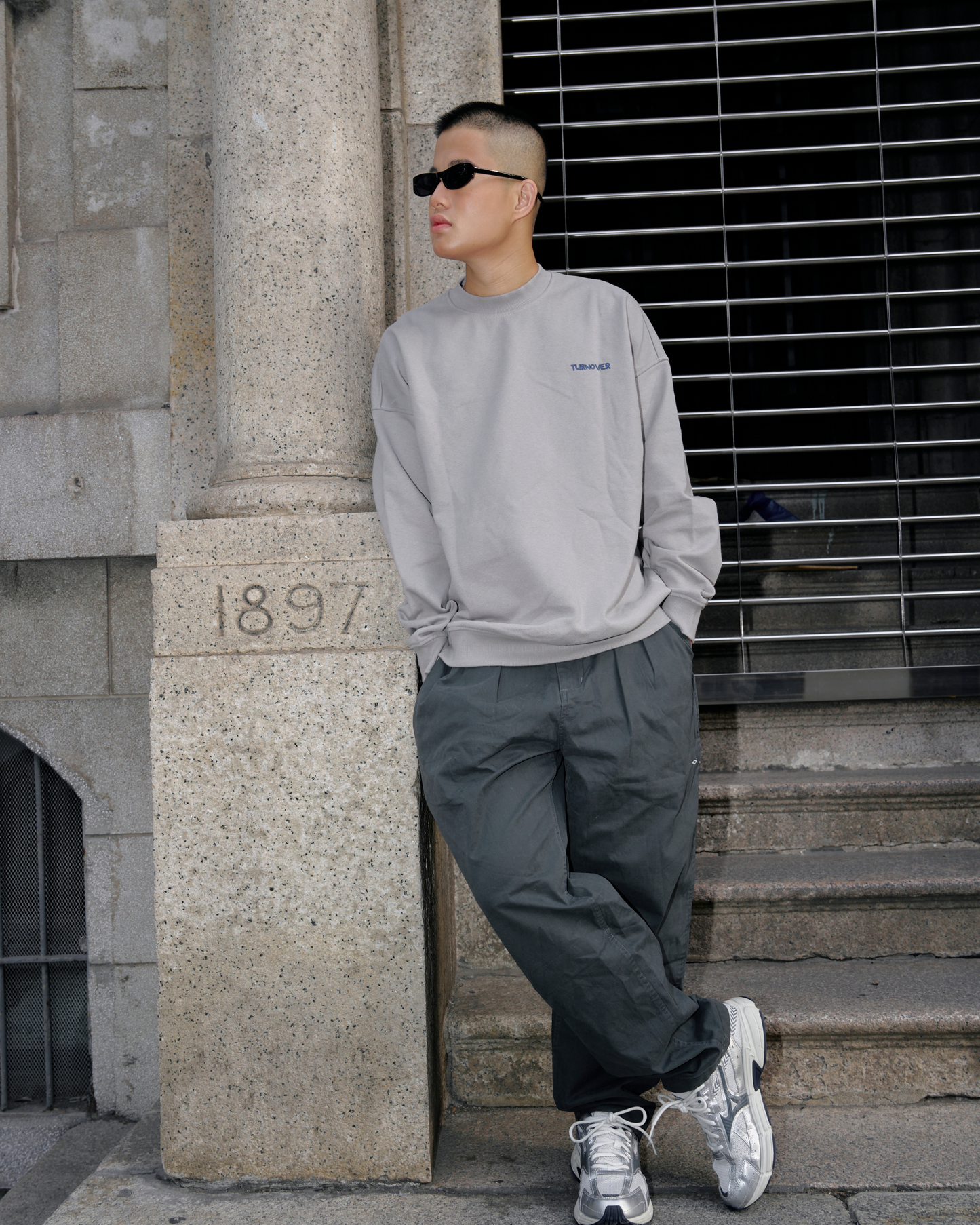 TURNOVER STIFF LONG PANTS