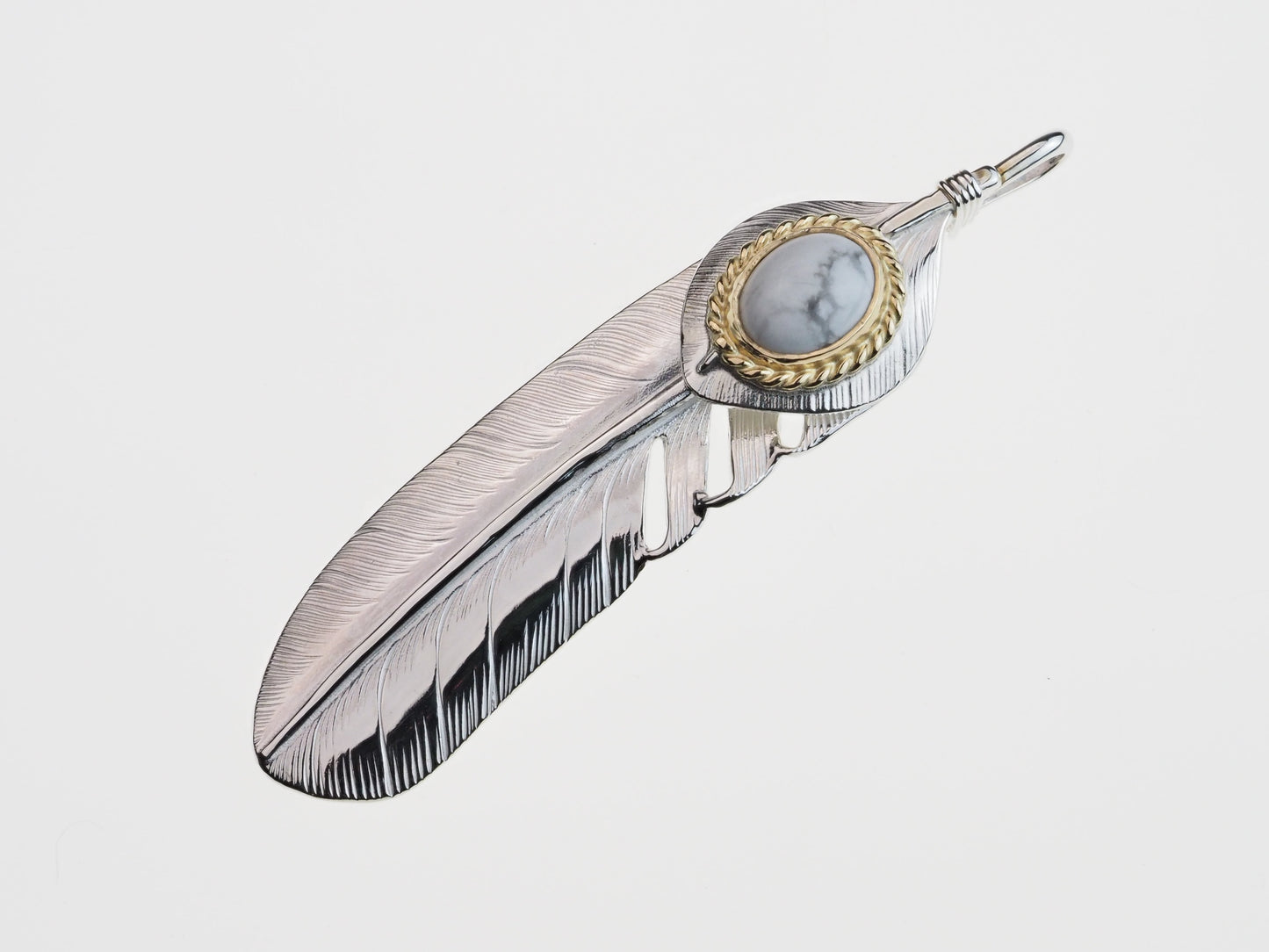 P-052 Wakan Silver Smith feather L (R)+Heart feather+K18 rope ( White Howlite)
