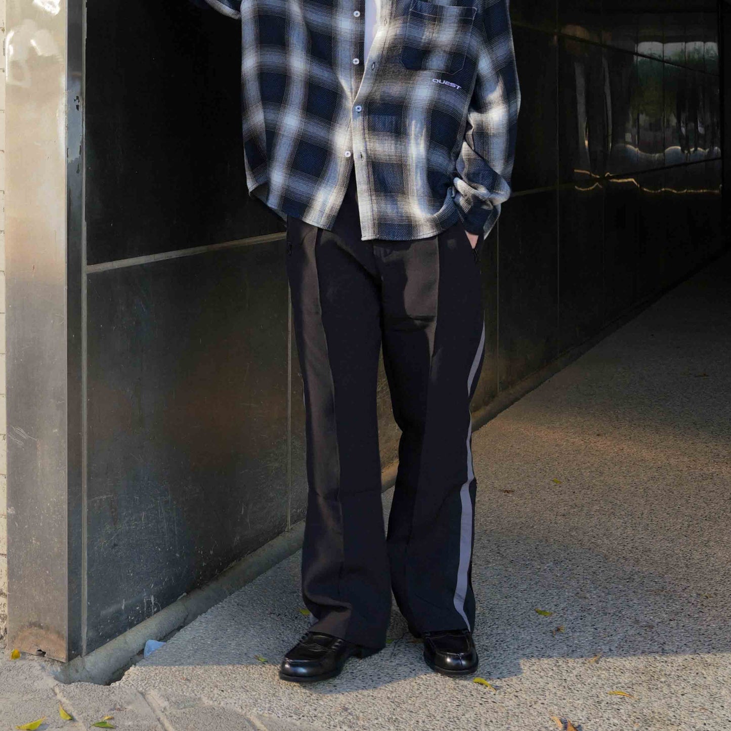 QUEST CUT LINE TRACK PANTS 拼接開岔運動長褲