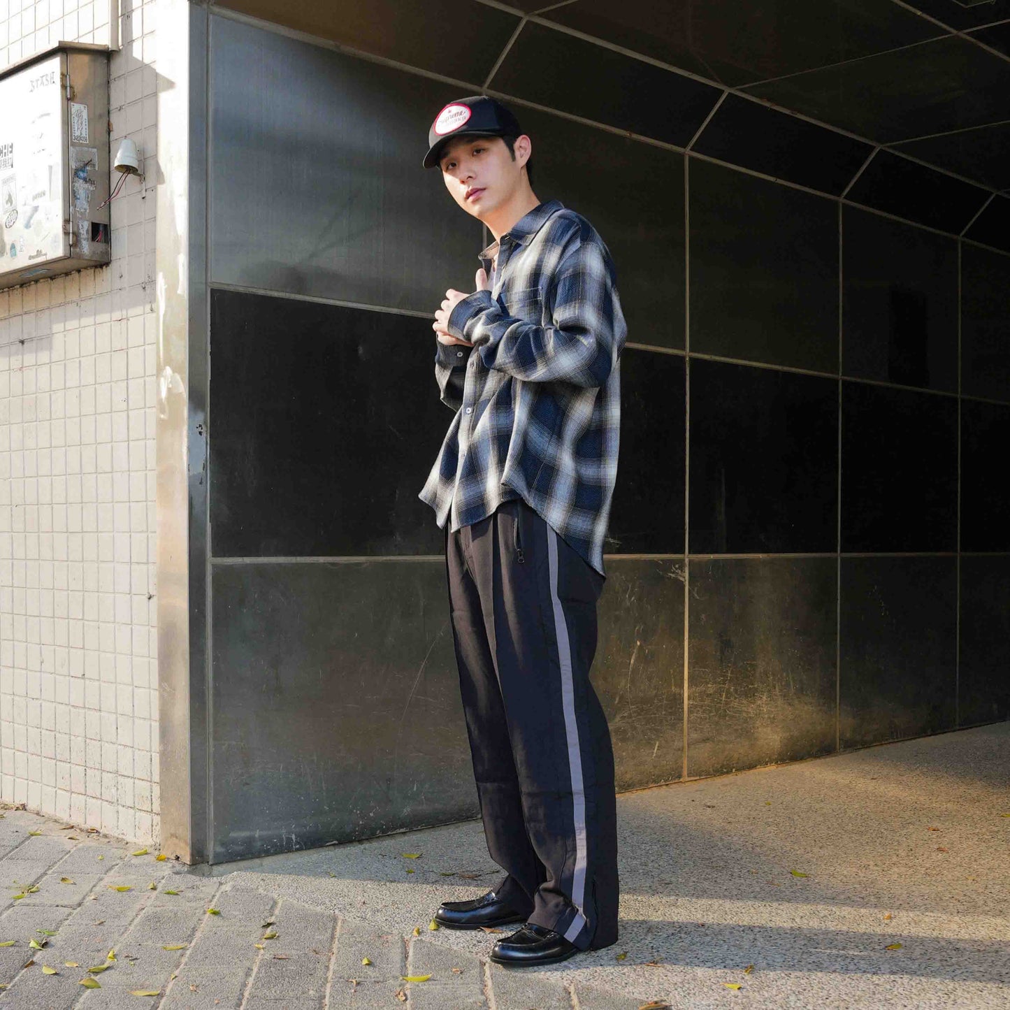 QUEST CUT LINE TRACK PANTS 拼接開岔運動長褲
