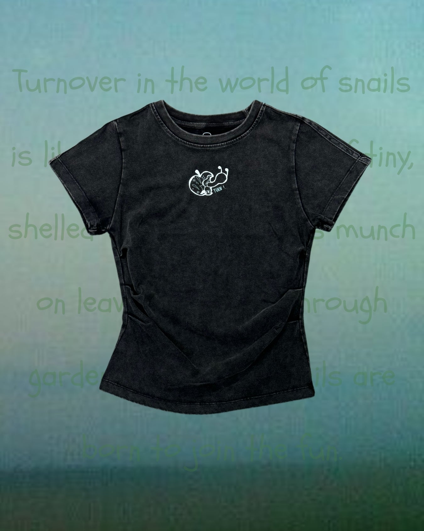 TURNOVER 2025SS LumoSnail TEE
“25SSWT10 蝸光TEE