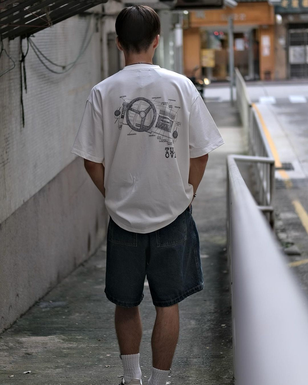 TURNOVER STEERING WHEEL TEE