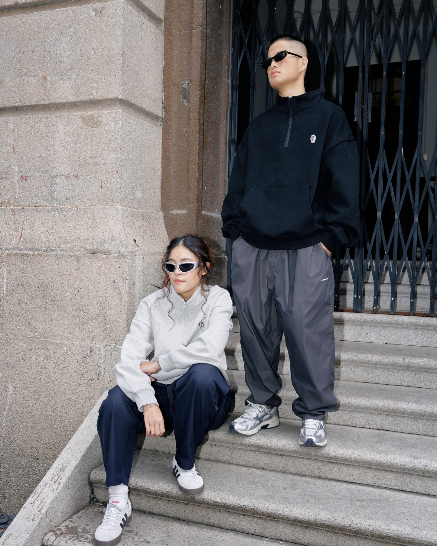 TURNOVER HALF-ZIP SWEATSHIRT