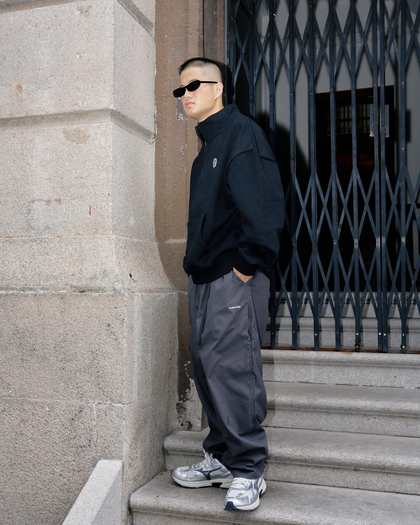 TURNOVER HALF-ZIP SWEATSHIRT