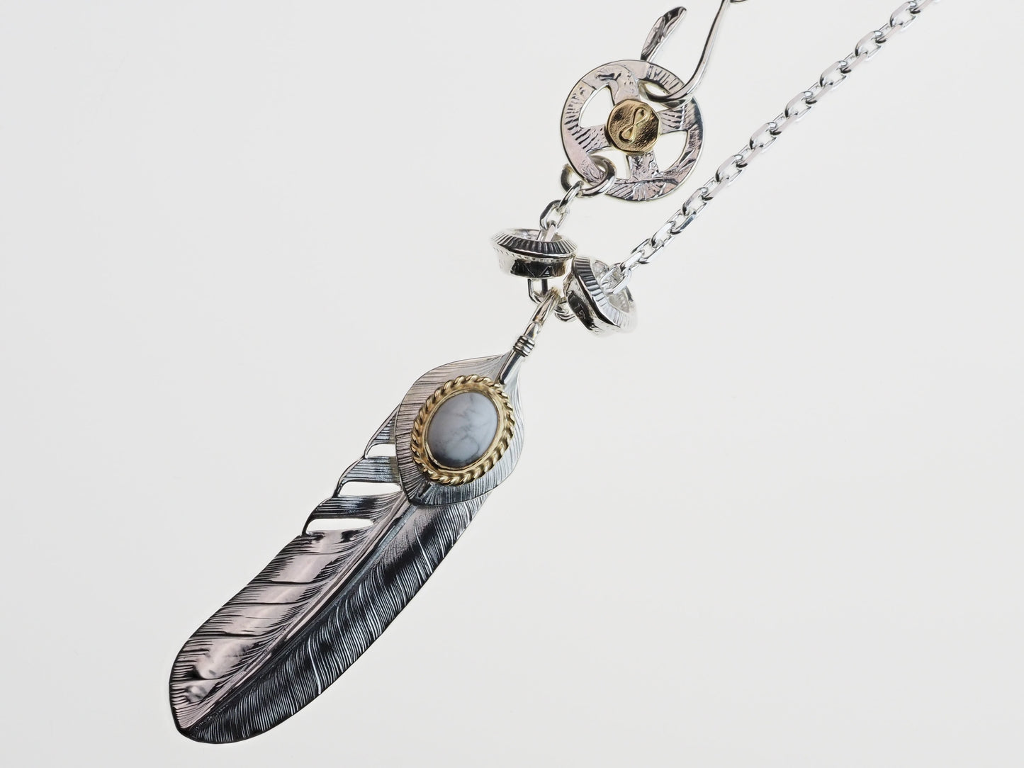 P-052 Wakan Silver Smith feather L (L)+Heart feather+K18 rope ( White Howlite)