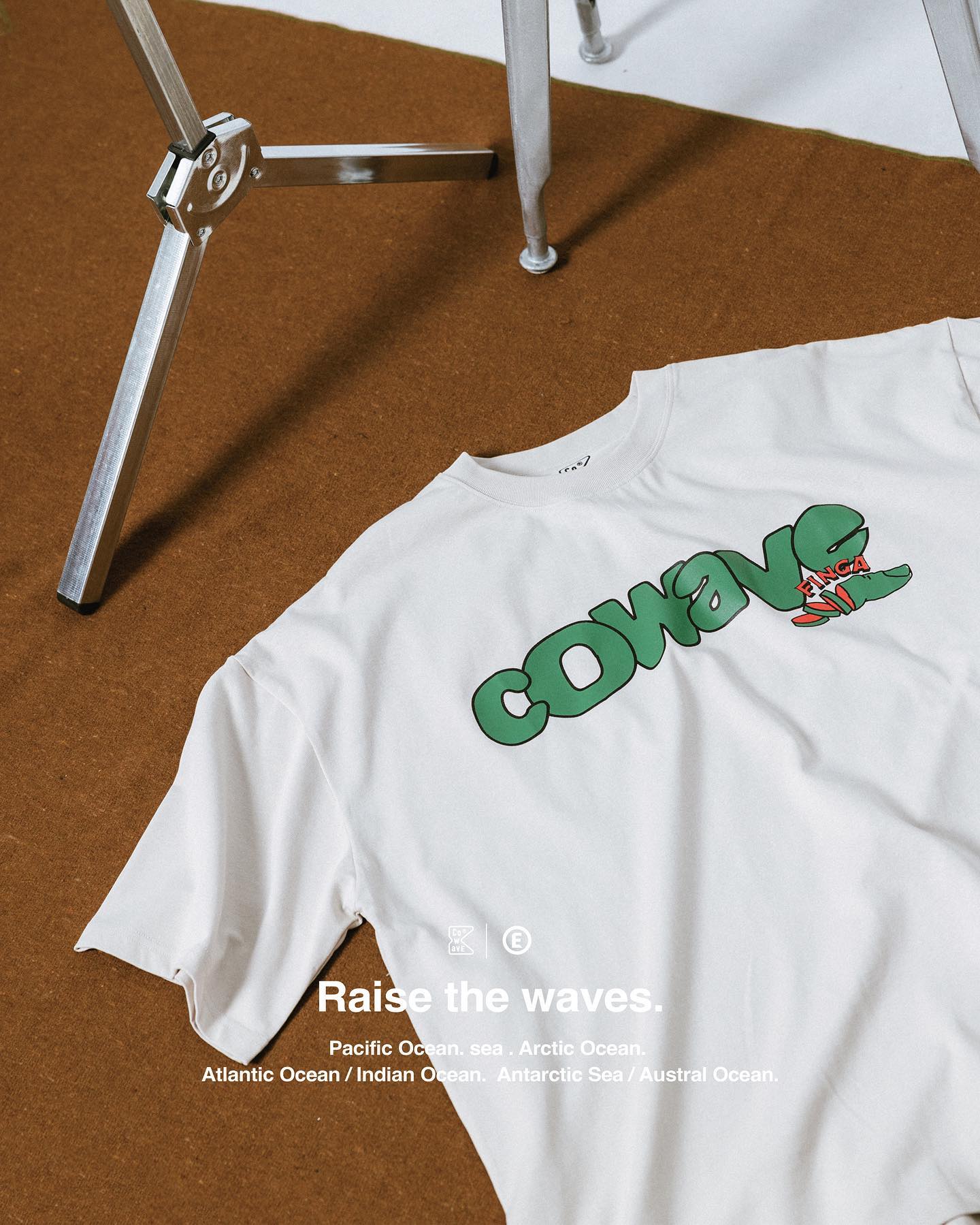 Cowave 2023-24 Fall & Winter Finger LOGO tee