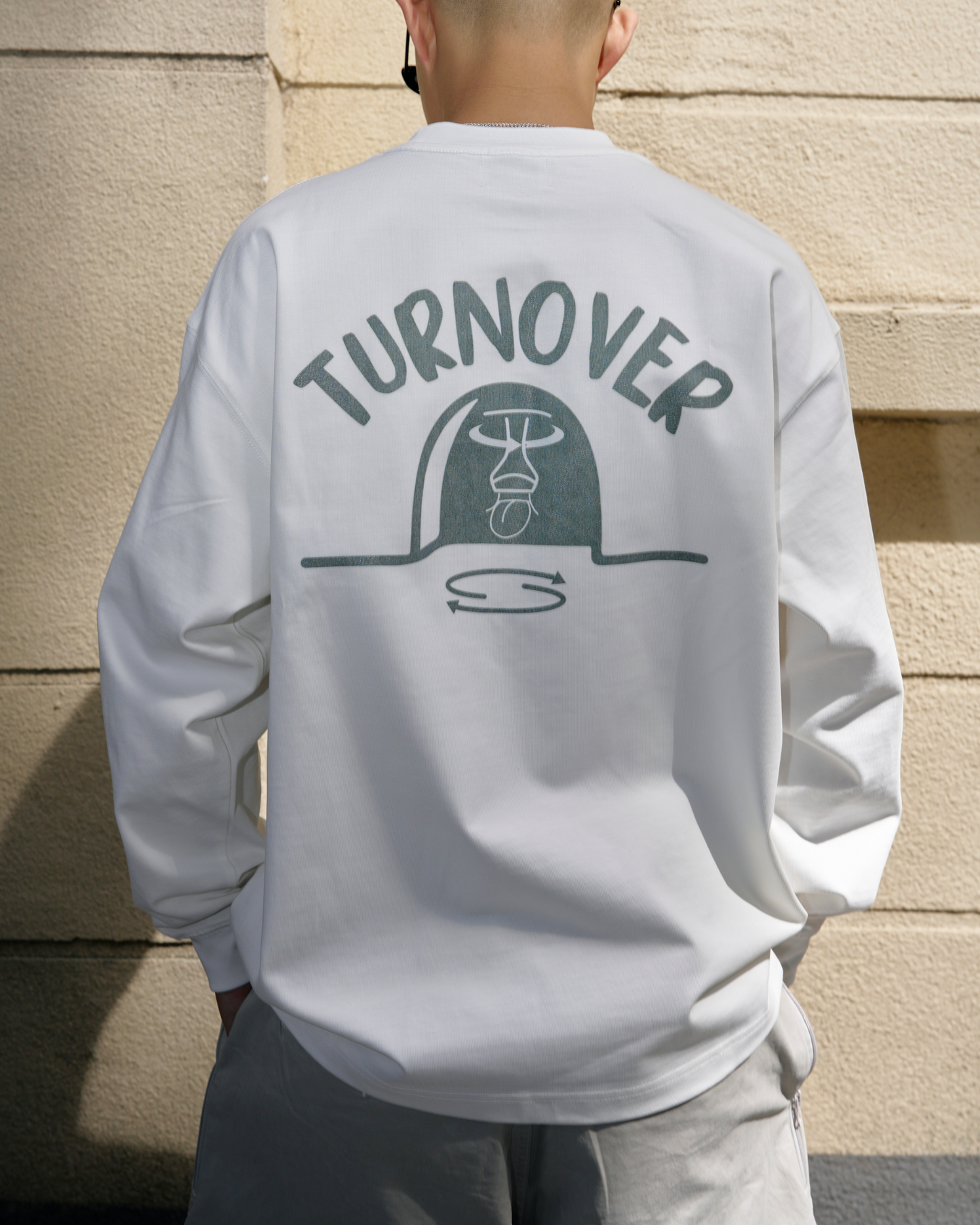 TURNOVER MOUSE HOLE