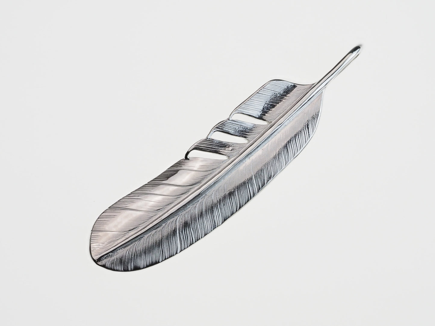 P-042 feather L (L)