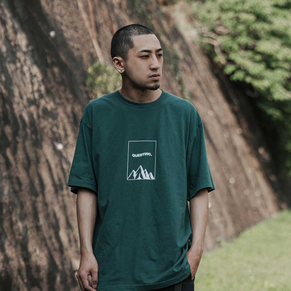 【QUEST】現貨 QUEST OUTLINE MOUNTAIN TEE 圖案 短袖 上衣