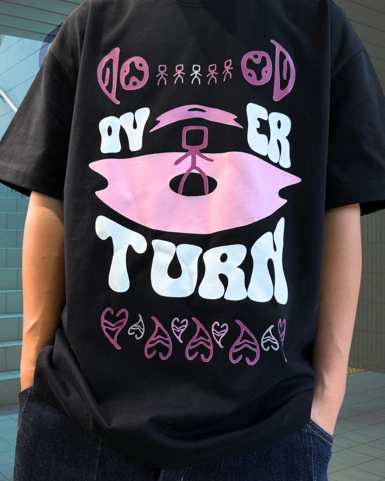 TURNOVER 2025SS Ego Glyph TEE
“25SST22 天·字·光TEE”