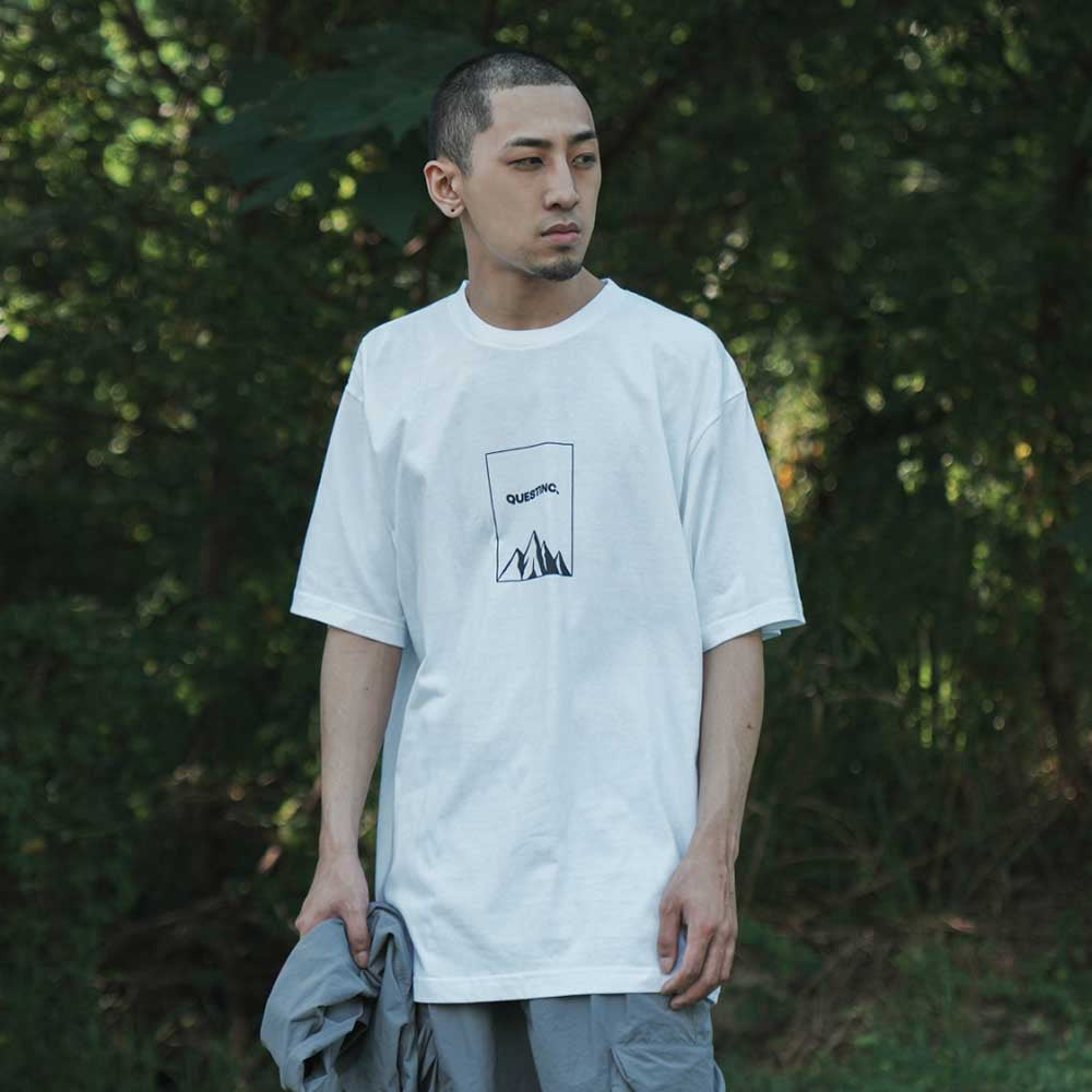 【QUEST】現貨 QUEST OUTLINE MOUNTAIN TEE 圖案 短袖 上衣