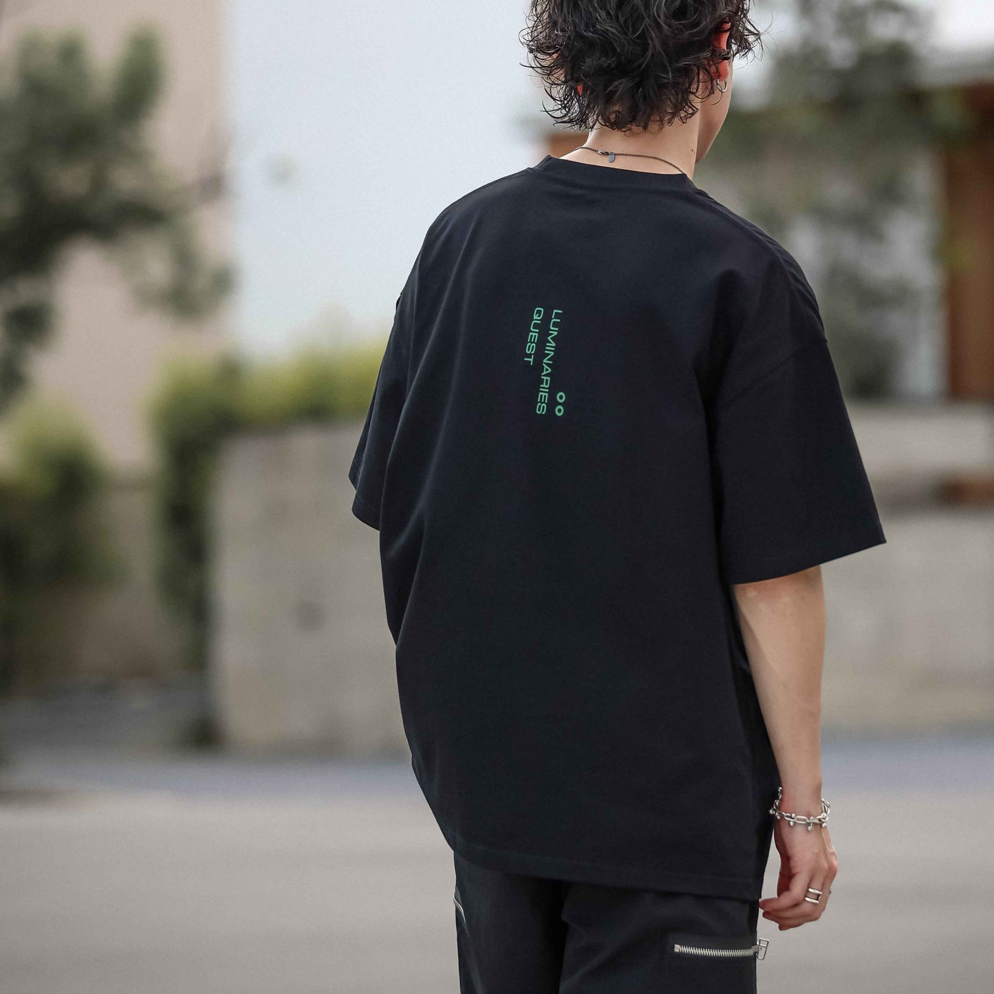 QUEST LUMINARIES TEE 圖形型T