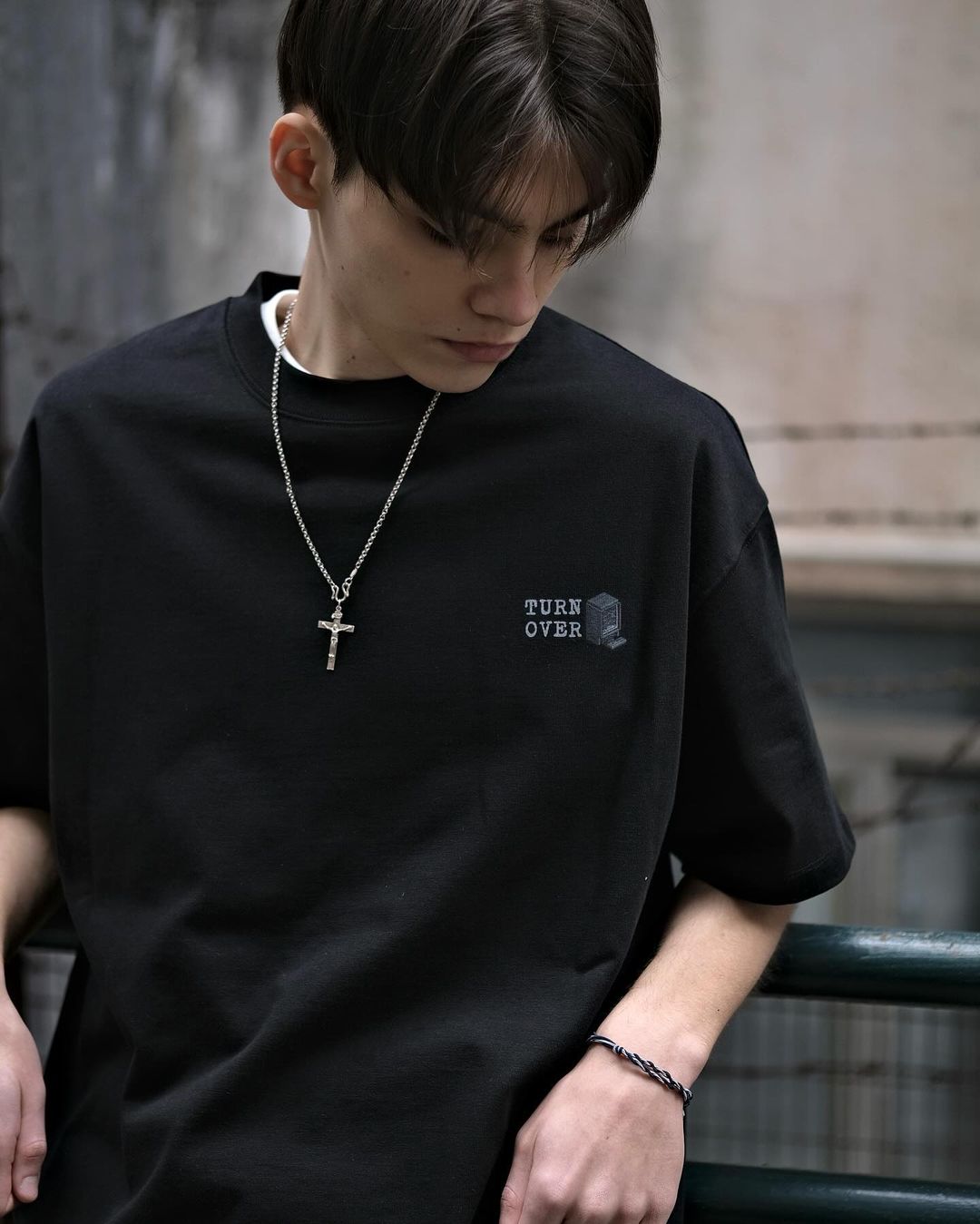 Turnover 90’s T-SHIRT