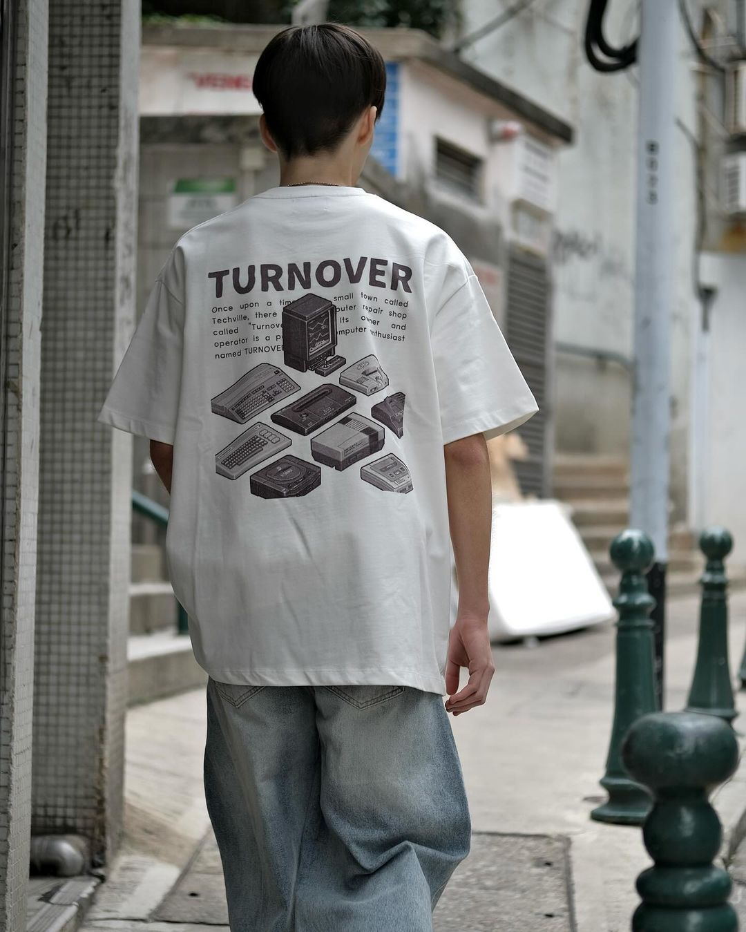 Turnover 90’s T-SHIRT