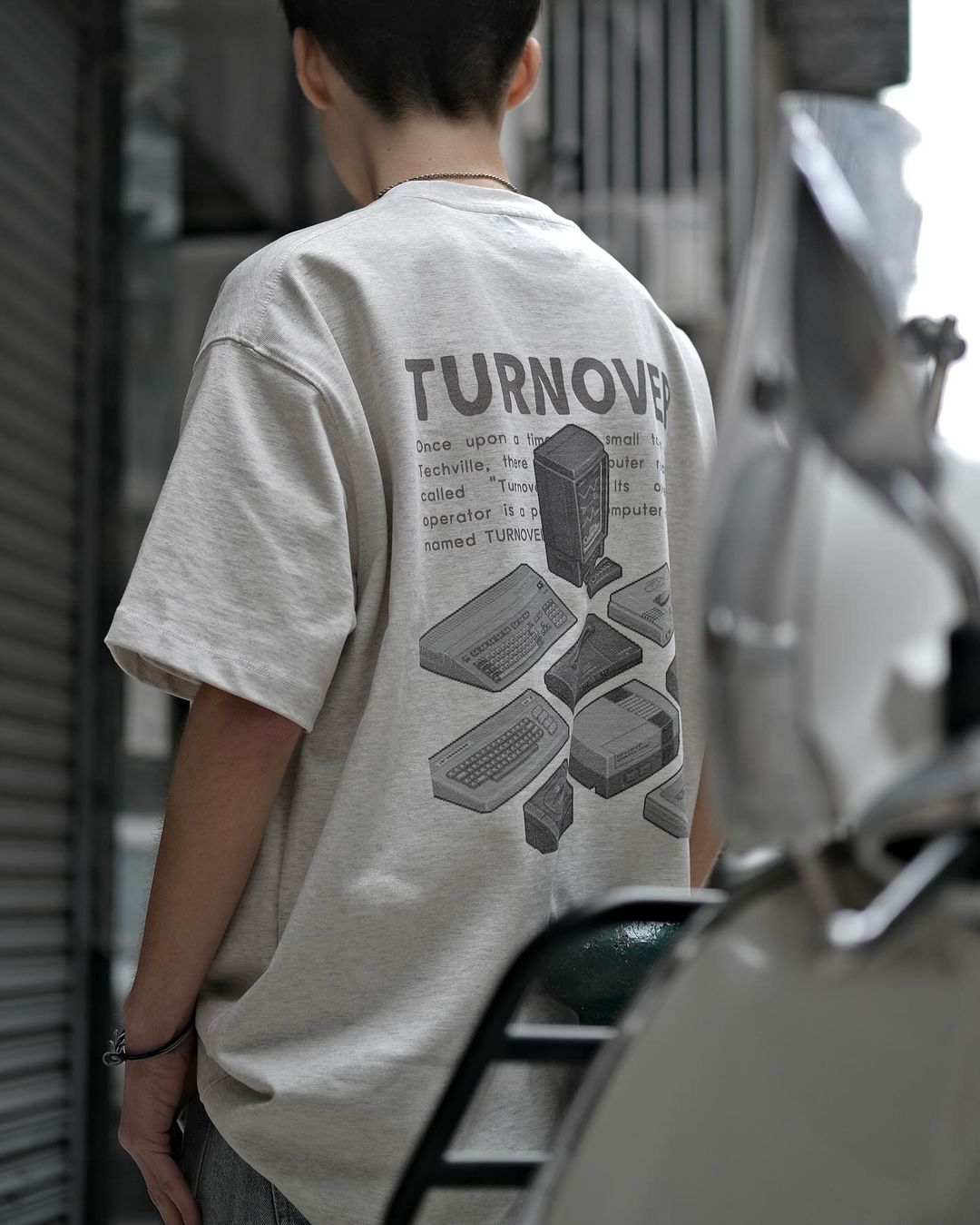 Turnover 90’s T-SHIRT