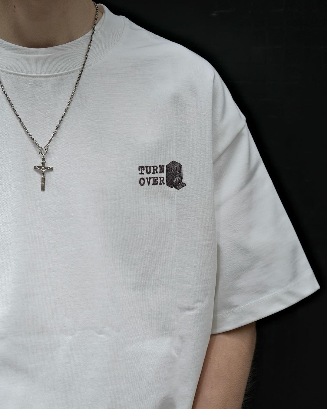 Turnover 90’s T-SHIRT