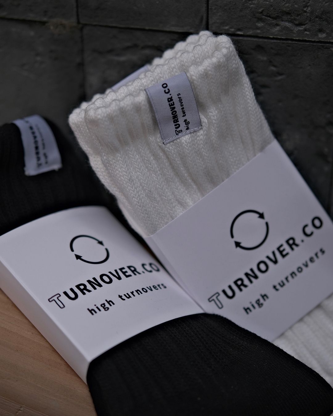TURNOVER ESSENTIALS SOCKS