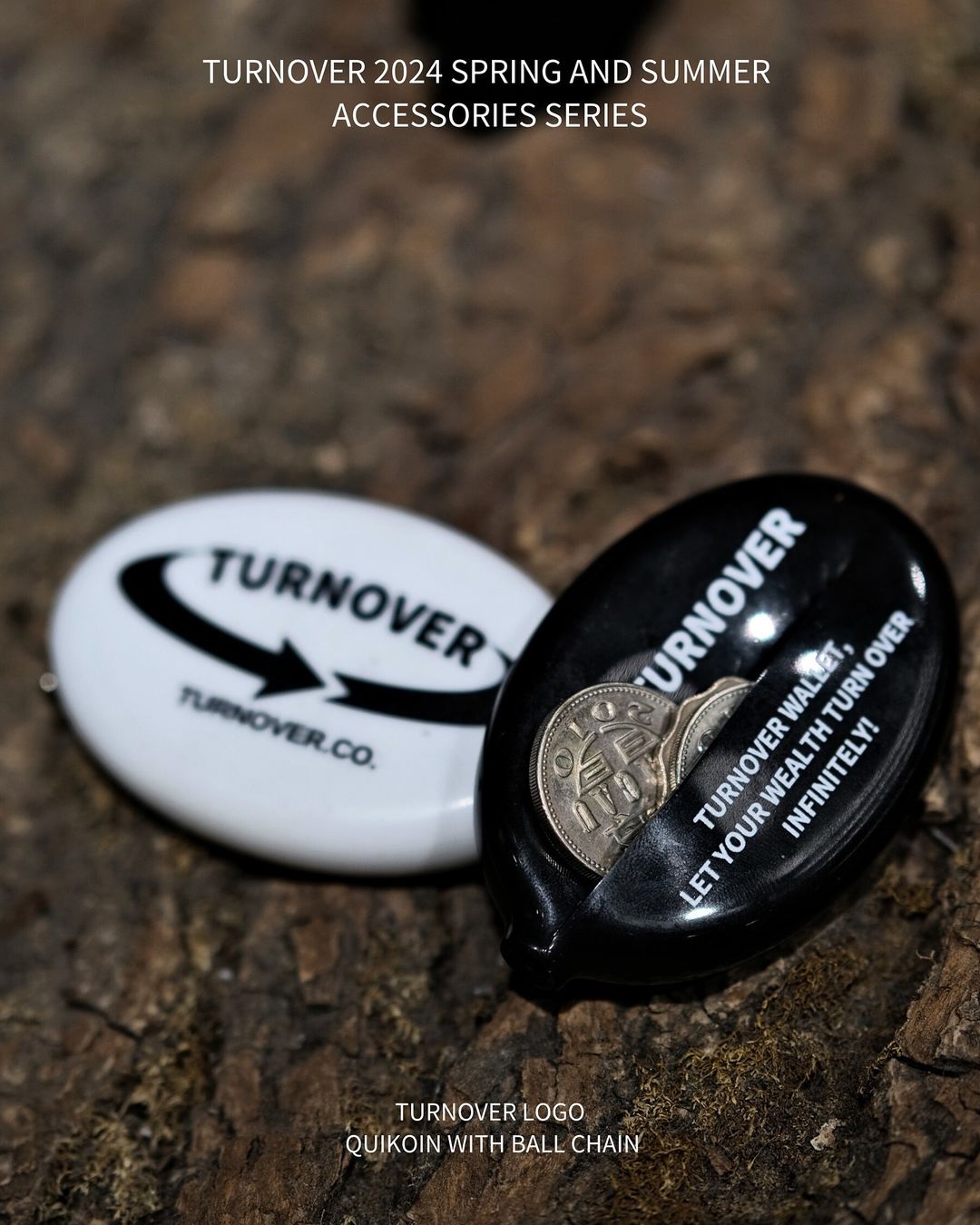 TURNOVER LOGO QUIKOIN WITH BALL CHAIN