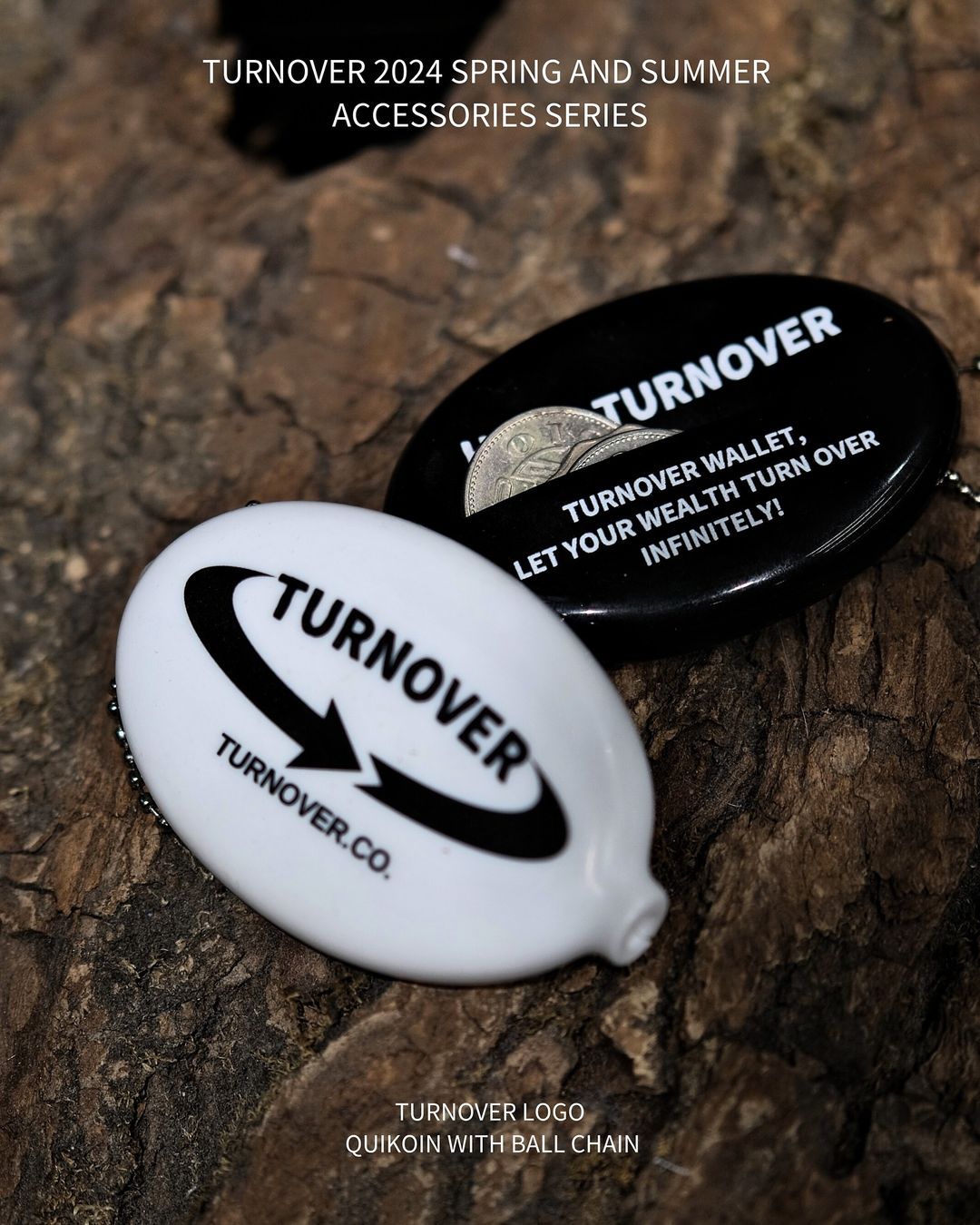 TURNOVER LOGO QUIKOIN WITH BALL CHAIN
