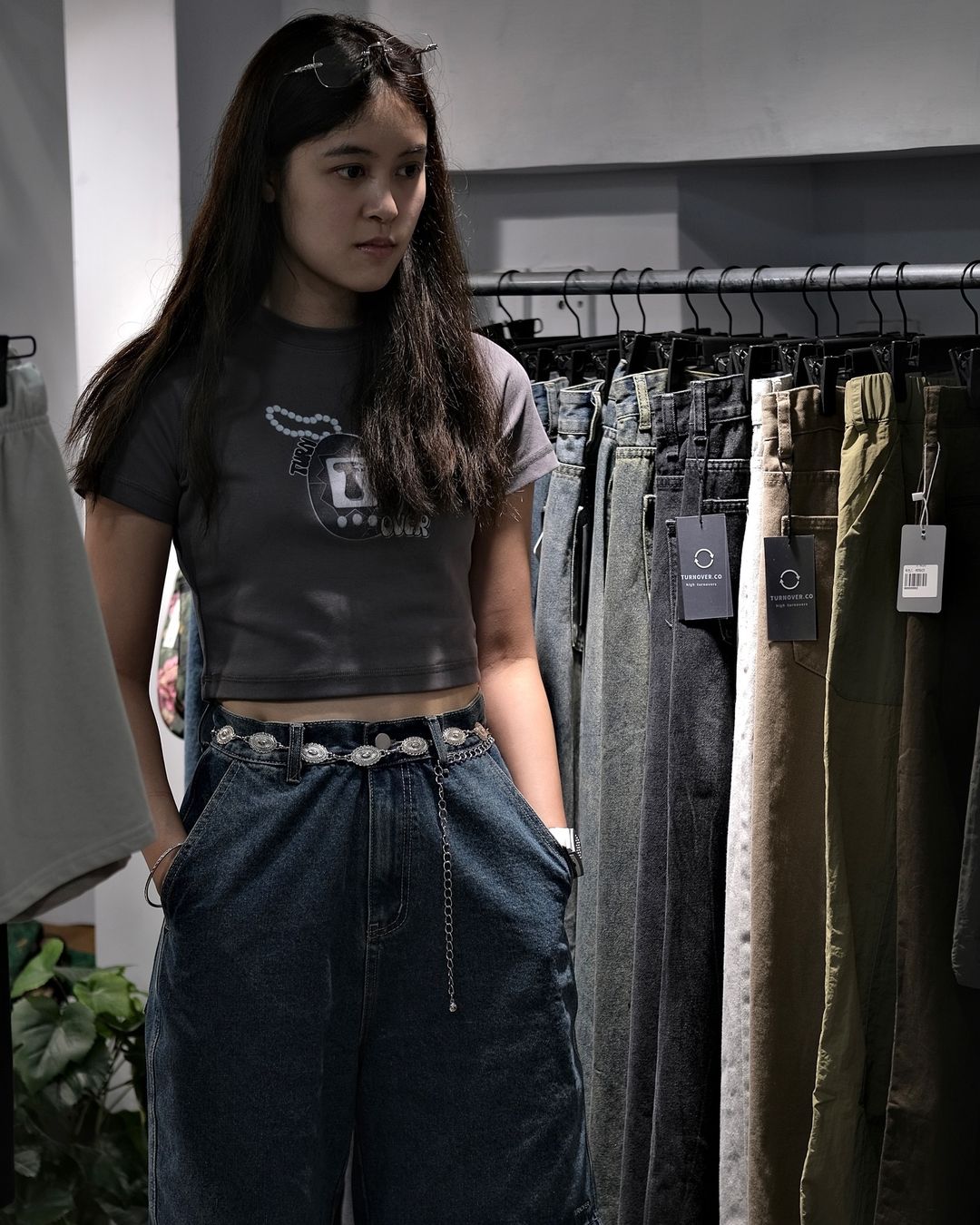 TURNOVER ELECTRONIC EGG CROP TOP