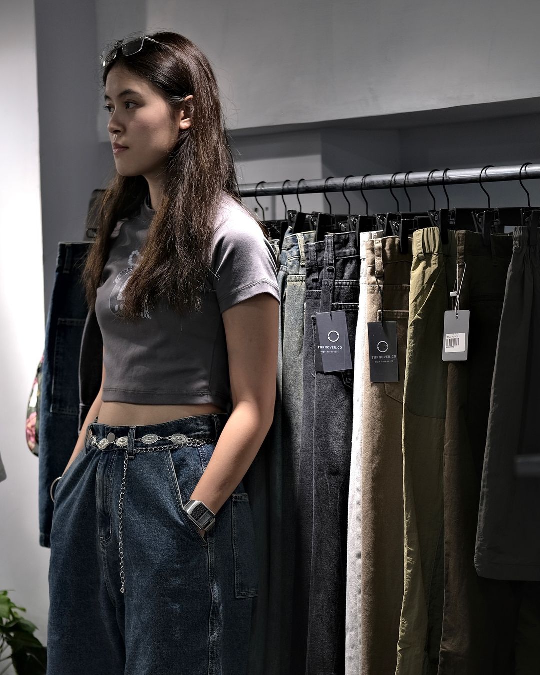 TURNOVER ELECTRONIC EGG CROP TOP
