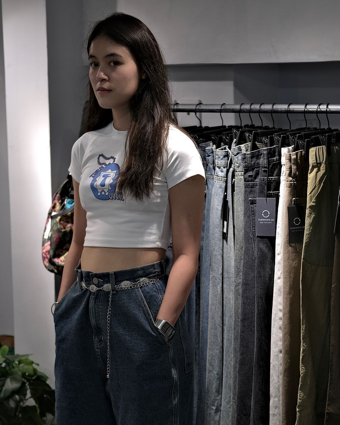 TURNOVER ELECTRONIC EGG CROP TOP