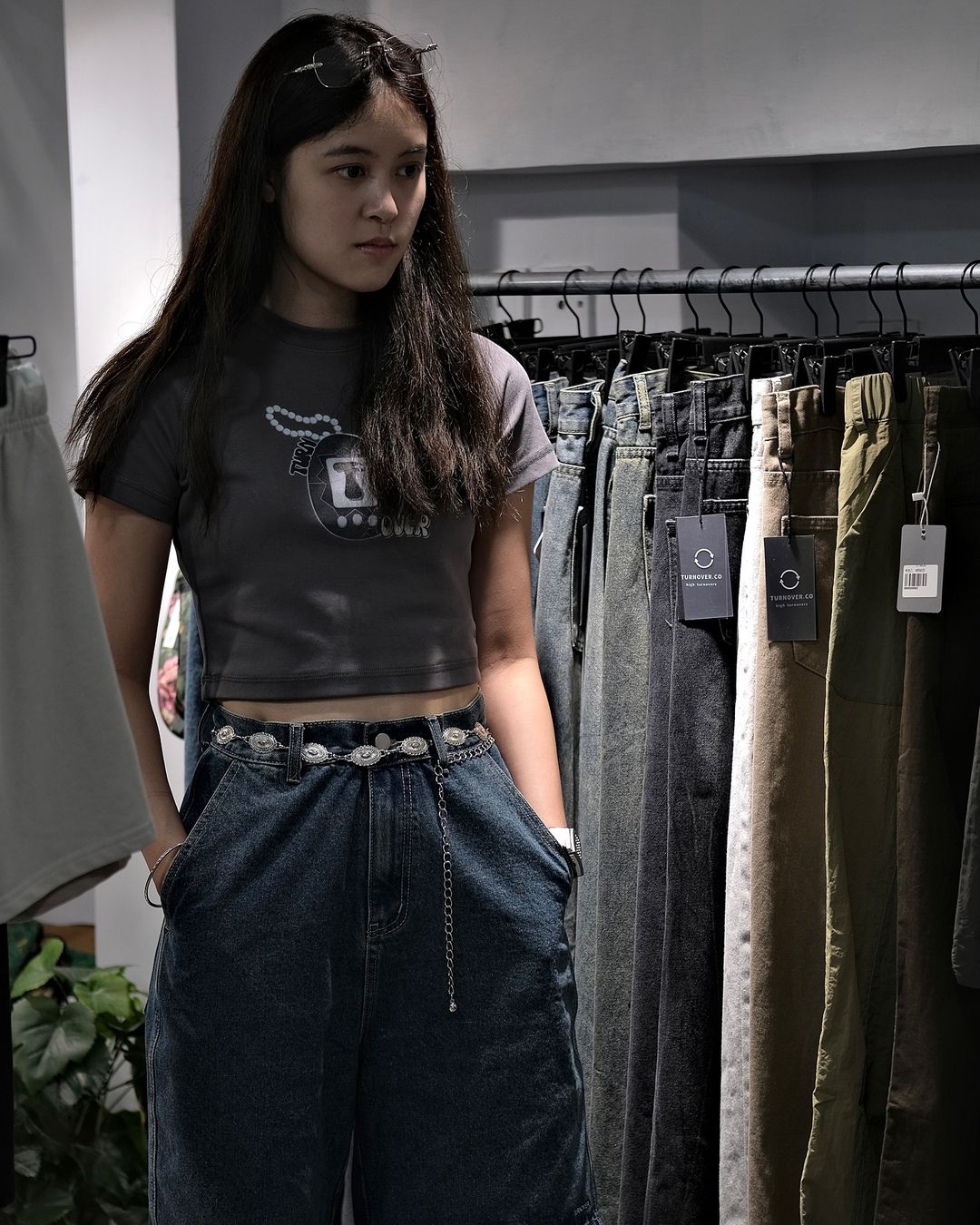 TURNOVER ELECTRONIC EGG CROP TOP