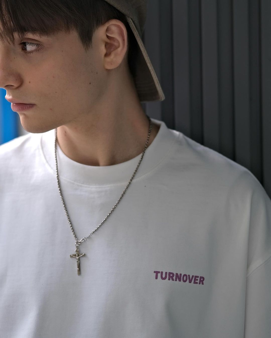 TURNOVER HOUSE T-SHIRT