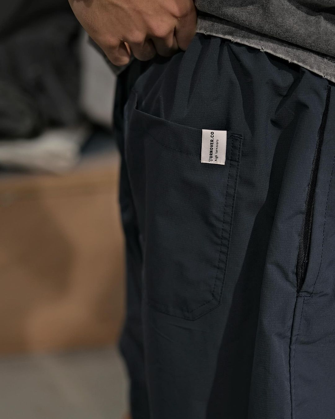 TURNOVER BAGGY SHORTS