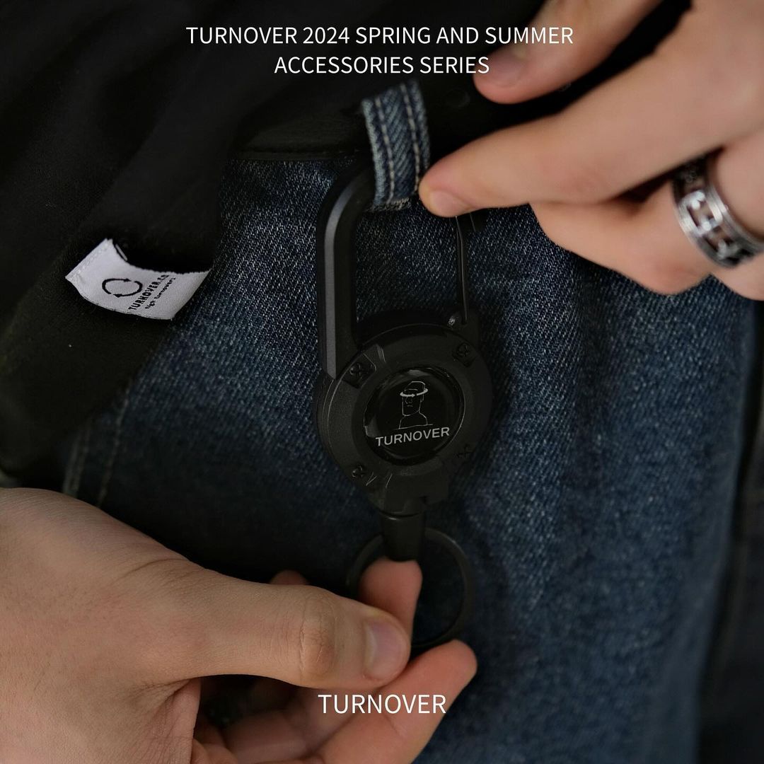 TURNOVER LANYARD