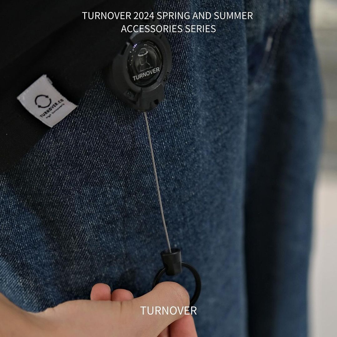 TURNOVER LANYARD