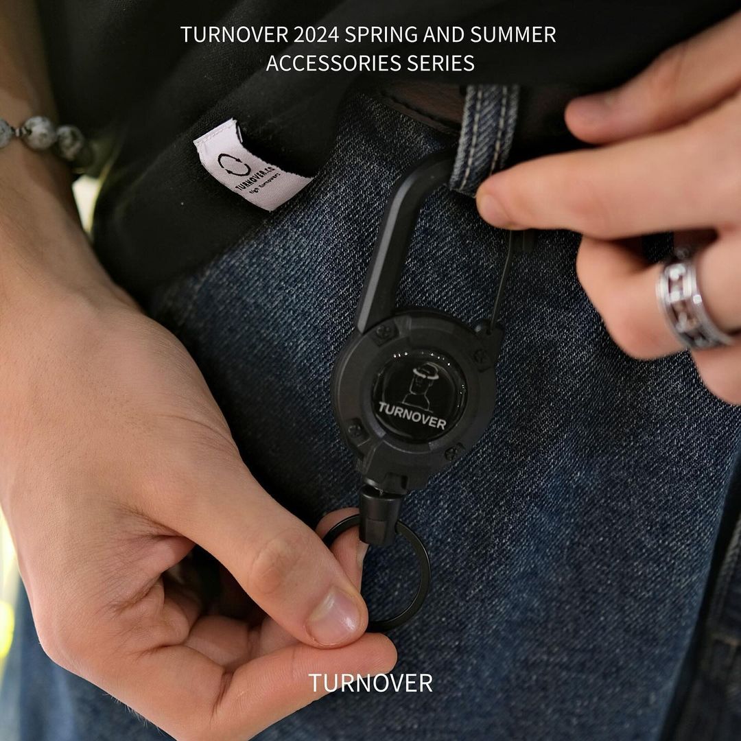 TURNOVER LANYARD