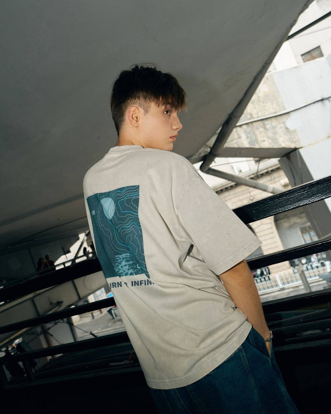 TURNOVER MOON T-SHIRT
