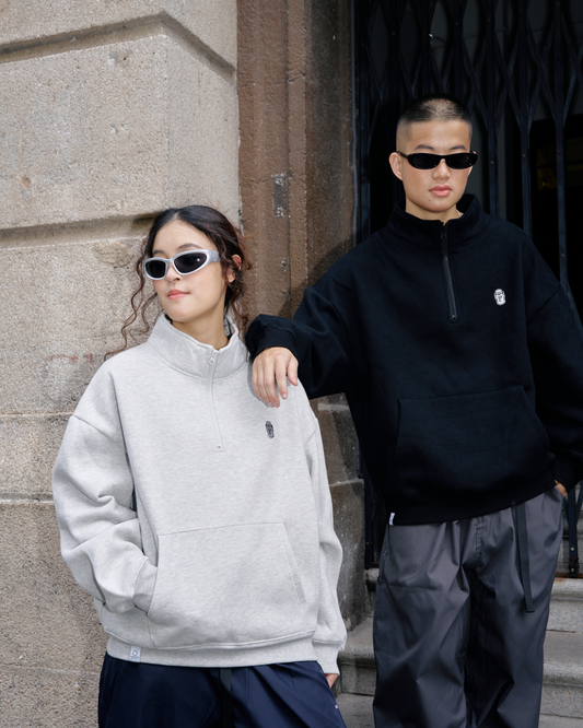 TURNOVER HALF-ZIP SWEATSHIRT