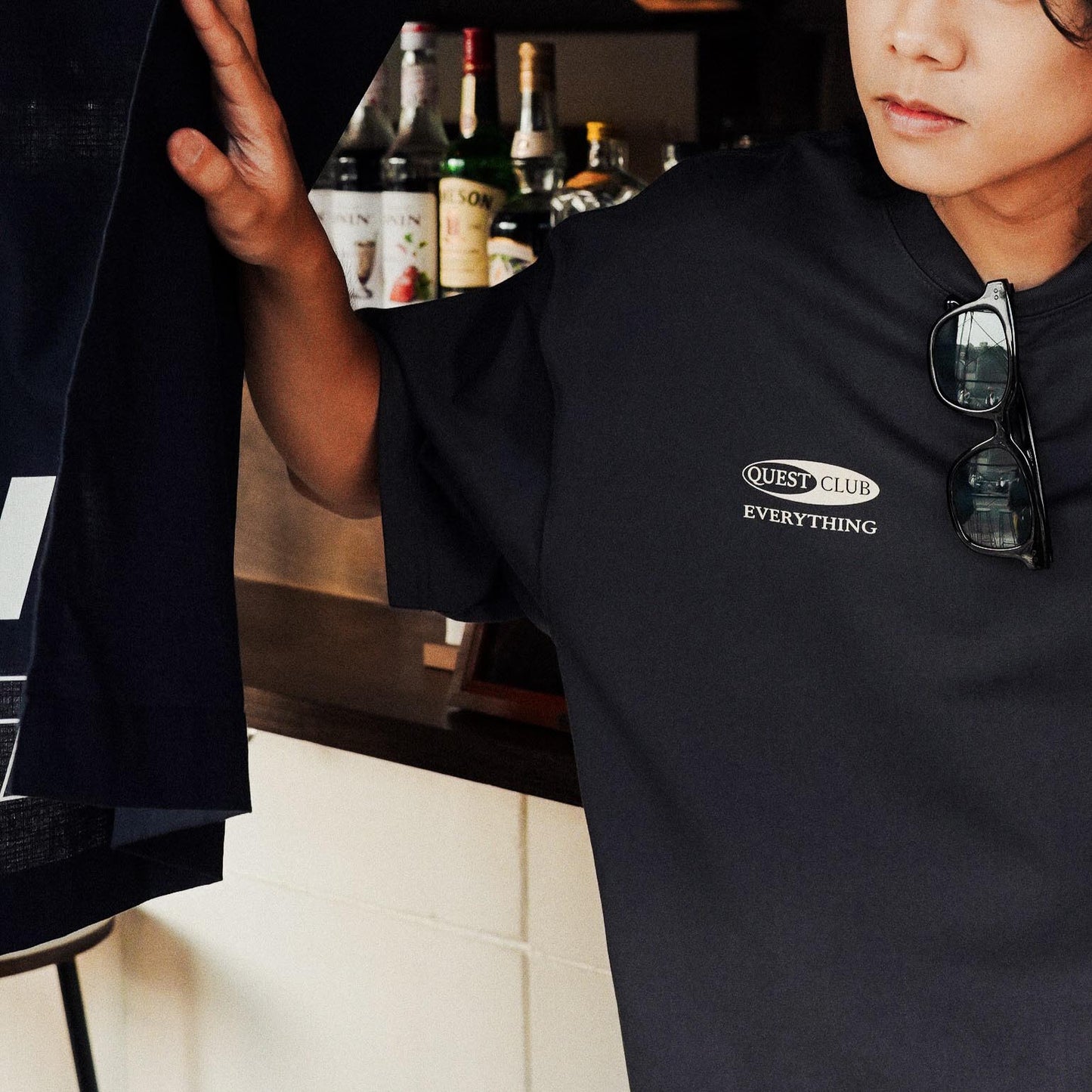 QUEST COCKTAIL GLASS TEE 酒杯 短T