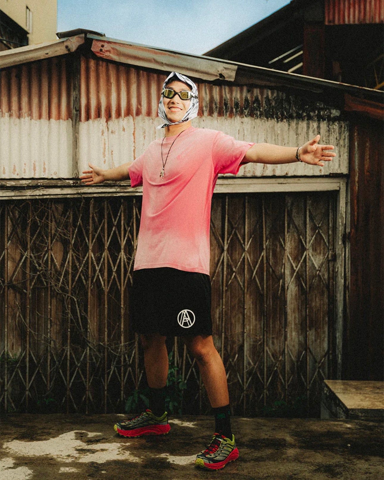 LOGO MESH SHORTS BLACK